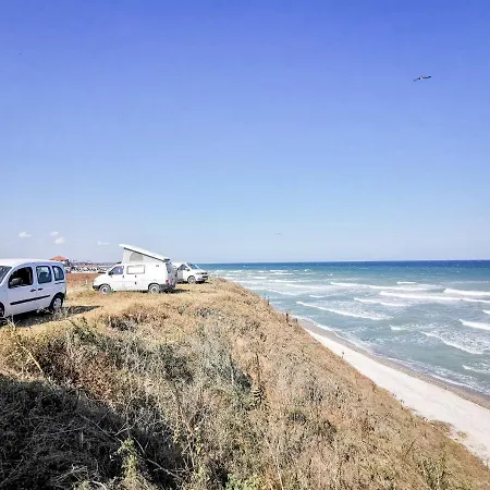 Kemping Vintage Camper On The Beach Off The Grid Vama Veche