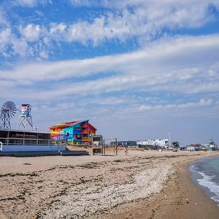 Kemping Vintage Camper On The Beach Off The Grid Vama Veche
